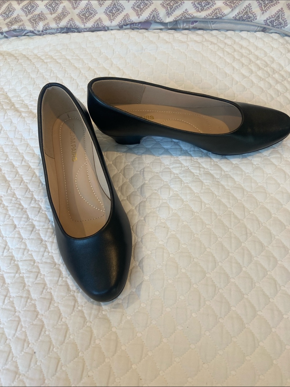 Women's Classic Low-Heel Pumps -